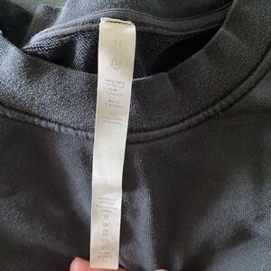 Lulu crewneck, used-in good condition. No holes, tears or rips.